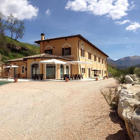 Bed and Breakfast Il Casale San Martino à Norcia Extérieur photo