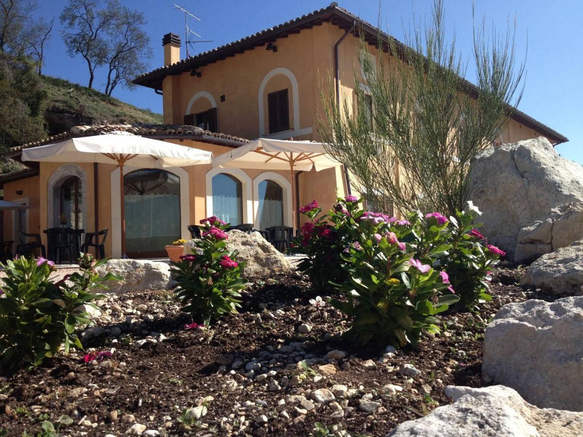 Bed and Breakfast Il Casale San Martino à Norcia Extérieur photo