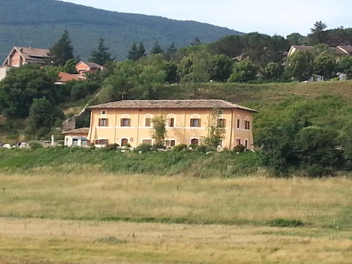 Bed and Breakfast Il Casale San Martino à Norcia Extérieur photo